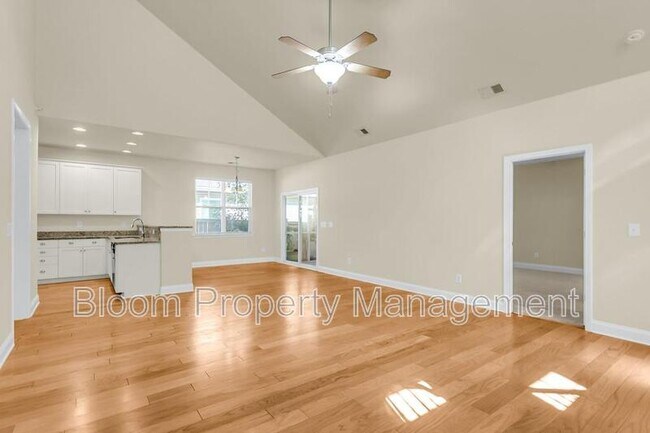 Building Photo - 2649 Lohr Dr