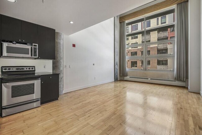 Building Photo - Modern Industrial Loft in Jack London Square