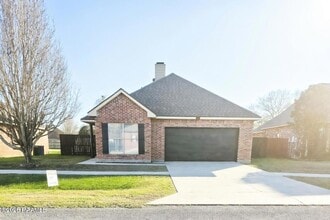 Building Photo - 201 Pavilion St