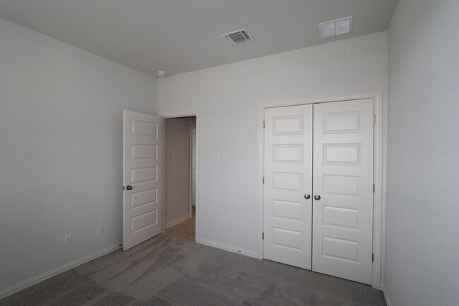 Building Photo - $500 OFF 1 MO RENT!!-Bigger and Better than the rest!