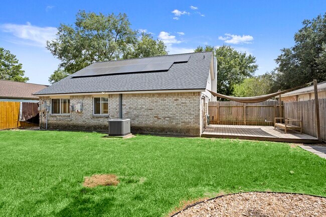 Building Photo - 22722 Braken Carter Ln