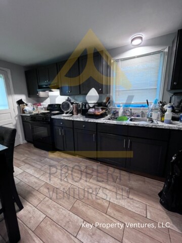Building Photo - 400 Knickerbocker Ave