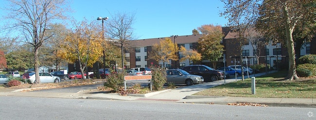 Primary Photo - Tucker House