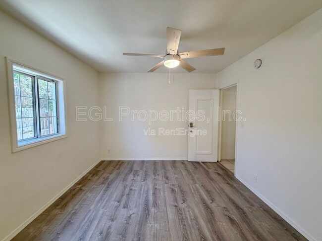 Building Photo - 2407 Fernleaf St