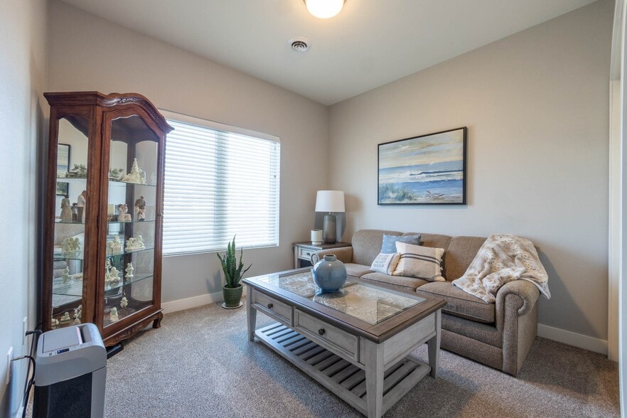 Building Photo - 711 Lancelot Dr