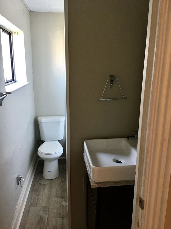 Building Photo - *** Amazing Apartment in Mt. Washington * ...