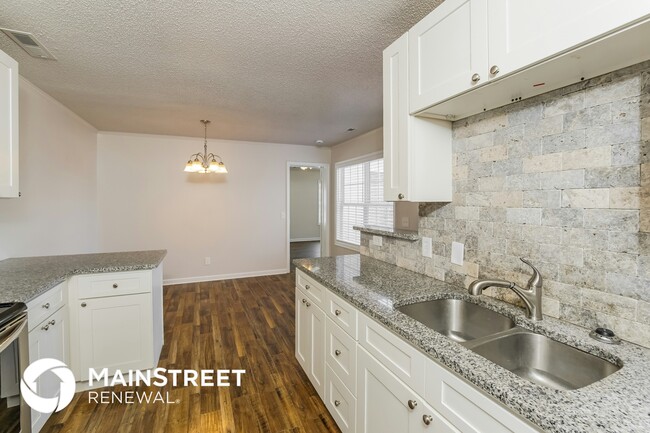 Building Photo - 10556 Lone Star Way