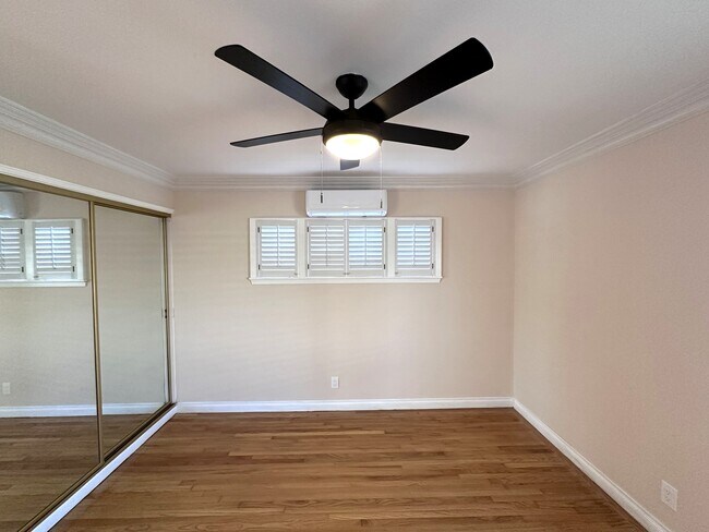 Master Bedroom - 5639 E Spring St