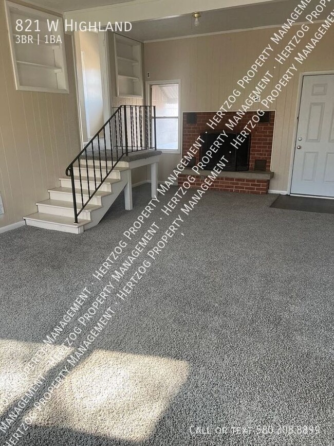 Building Photo - 821 W Highland-