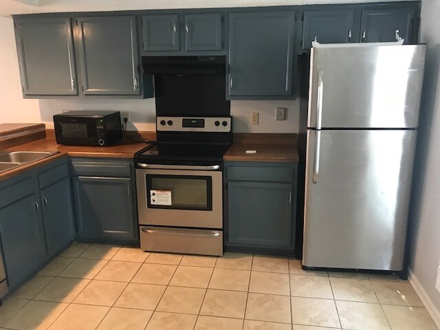 Building Photo - 3877 Glencoe Dr