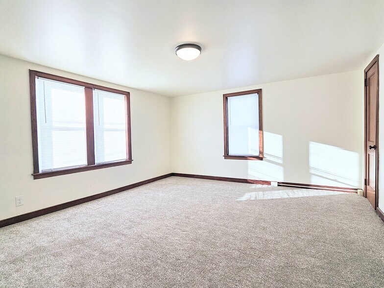 Building Photo - 225 Arch St