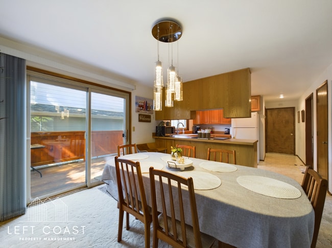 Building Photo - 890 SW 7th St