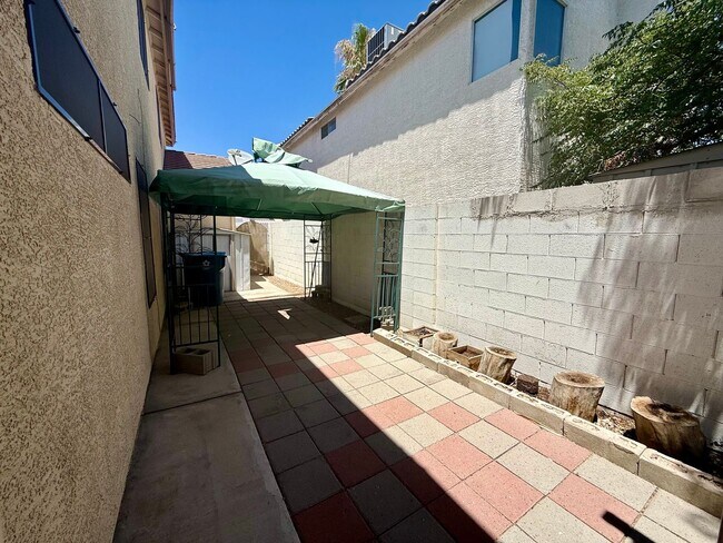 Building Photo - Spacious 4-Bedroom Home with 3-Car Garage in Orchards of Las Vegas