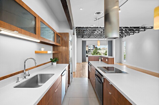 Building Photo - 105 Willard St