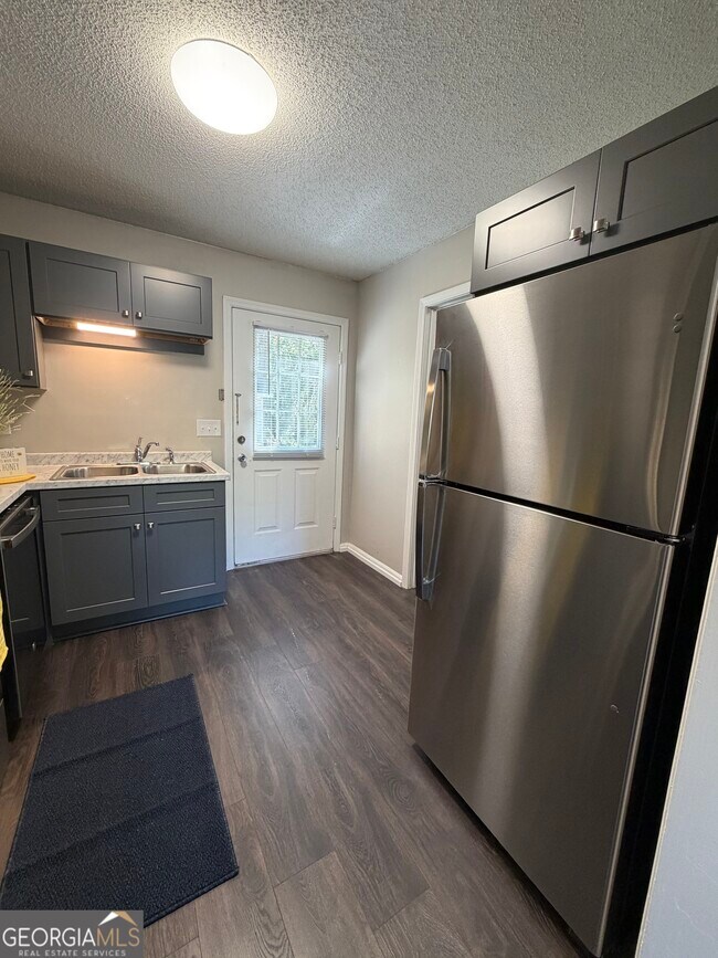 Building Photo - 73 Talbot Ct