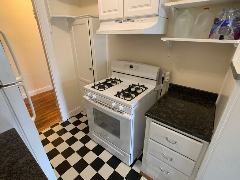 Building Photo - 1945 Commonwealth Ave