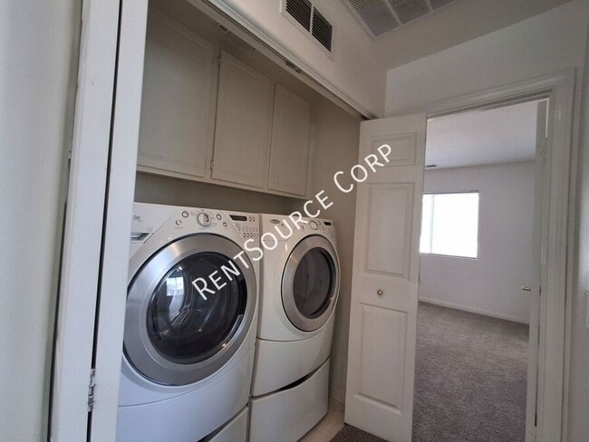 Building Photo - 24339 Alyssum Pl