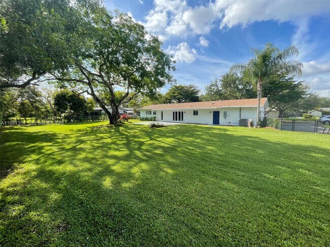 Building Photo - 10343 SW 114th St