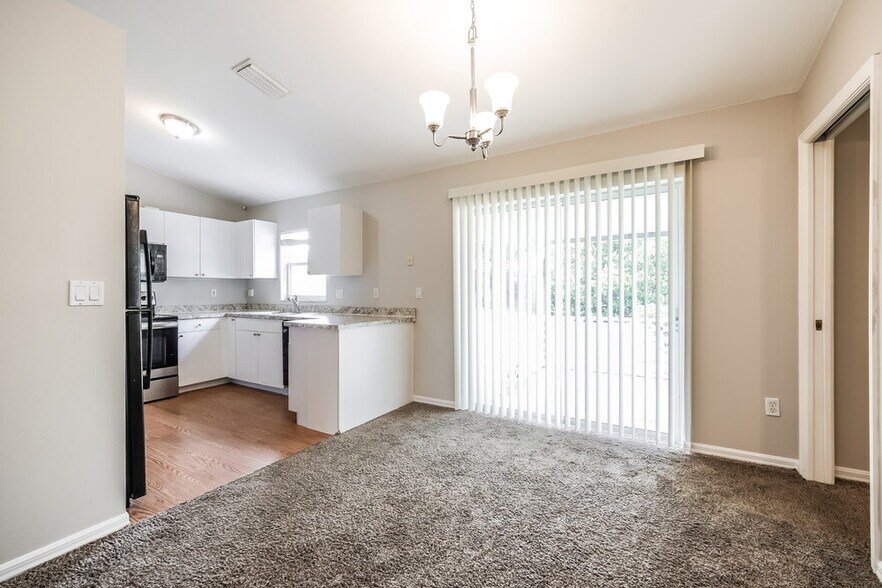 Building Photo - 15585 Spring Line Ln