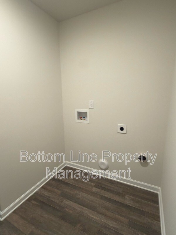 Building Photo - 1035 Pepper Ln