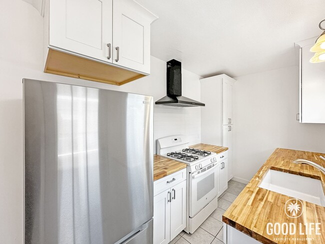 Building Photo - Charming 1BD/1BA + Studio Home in North Park with Vaulted Ceilings, Private Yard & Prime Walkable...