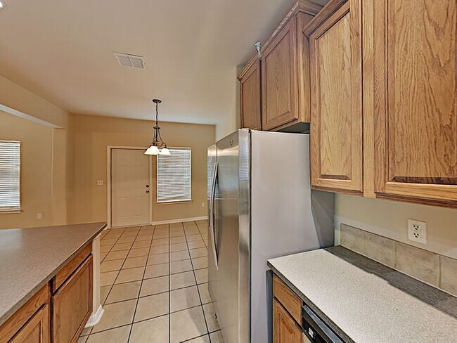 Building Photo - No App Fees. 1 Month Free Rent*