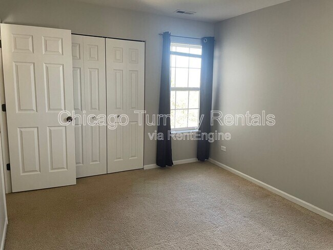 Building Photo - 527 Frieh Dr