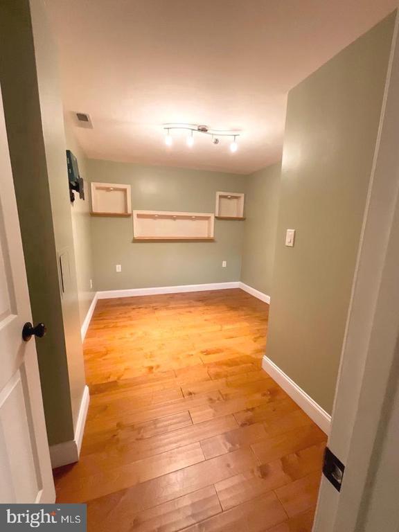 Building Photo - 404 Potomac Hills Dr