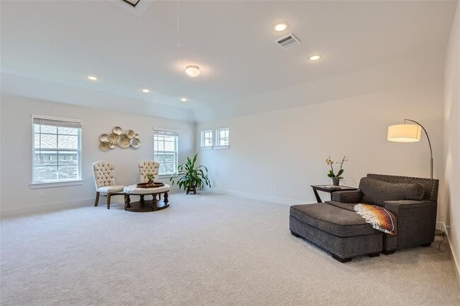 Building Photo - 704 Palamos Dr