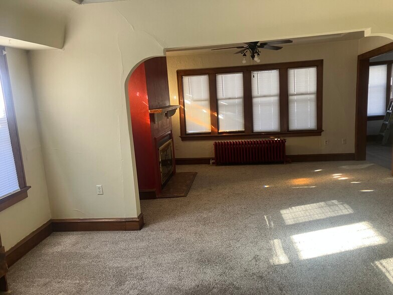 Building Photo - 1310 N Hawley Rd