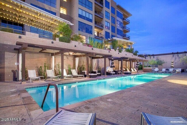 Building Photo - 15215 N Kierland Blvd