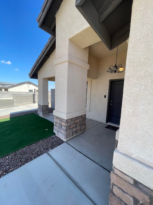 Building Photo - 291 N Saguaro Ave
