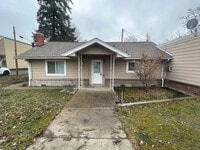 Building Photo - 700-704 S Columbus Triplex - Martin