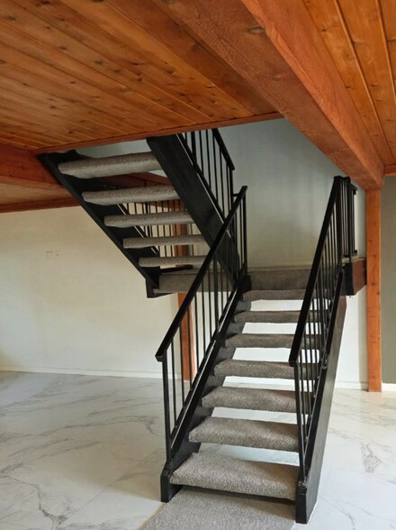 Building Photo - 5804 W Gelding Dr