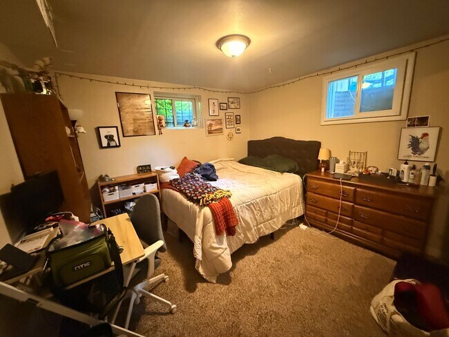 Building Photo - Spacious South Denver Home Near DU, Wash Park & Light Rail!!!