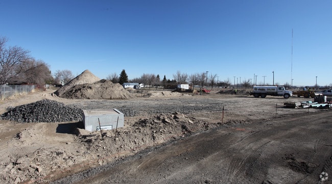 Building Photo - Evergreen Apartments