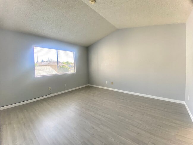 Building Photo - Spacious 2-Bedroom Home in Fremont – Beaut...