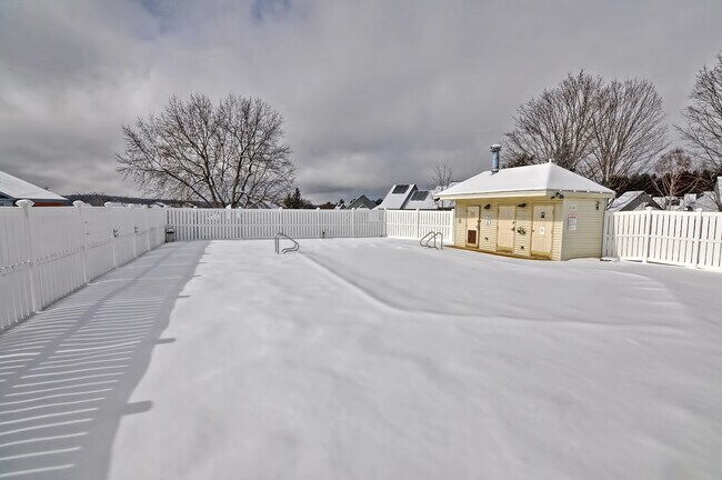 Building Photo - 1 Bristol Court Unit 3
