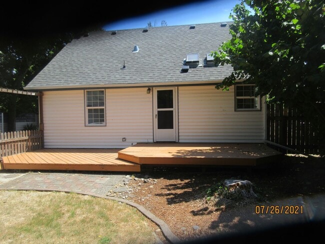 Building Photo - (936) 18th Street Home - 3 Bedroom / 2 Bat...