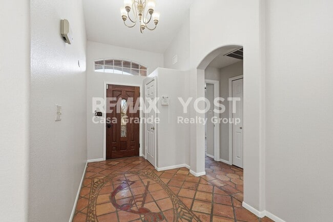 Building Photo - Where Character Takes Center Stage! Now Offering $500 Off First Month’s Rent!