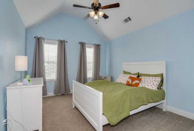 Building Photo - 5464 Everlook Cir