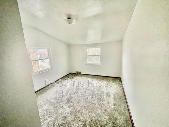 Building Photo - 447 Idlewood Rd