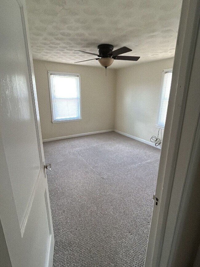 Building Photo - 2017 Elmwood Ave