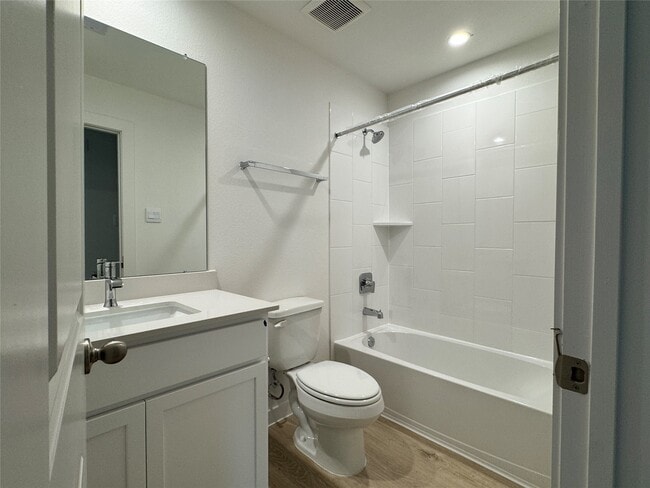 Building Photo - 30434 Canterbury Fields Dr