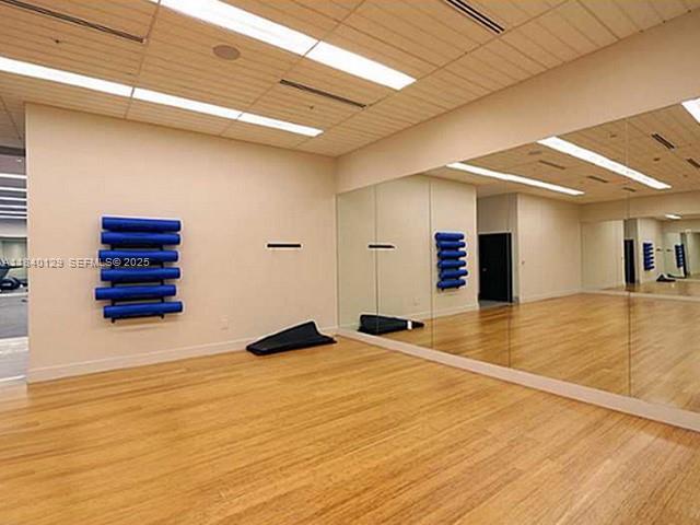 Building Photo - 999 SW 1st Ave