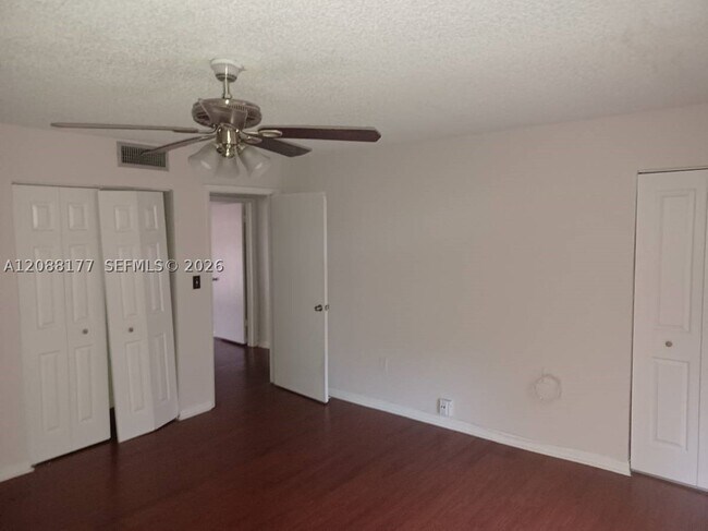 Building Photo - 7170 Fairway Dr