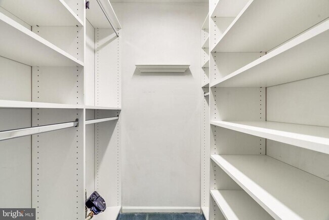 Building Photo - 1602 Hawthorne Ct