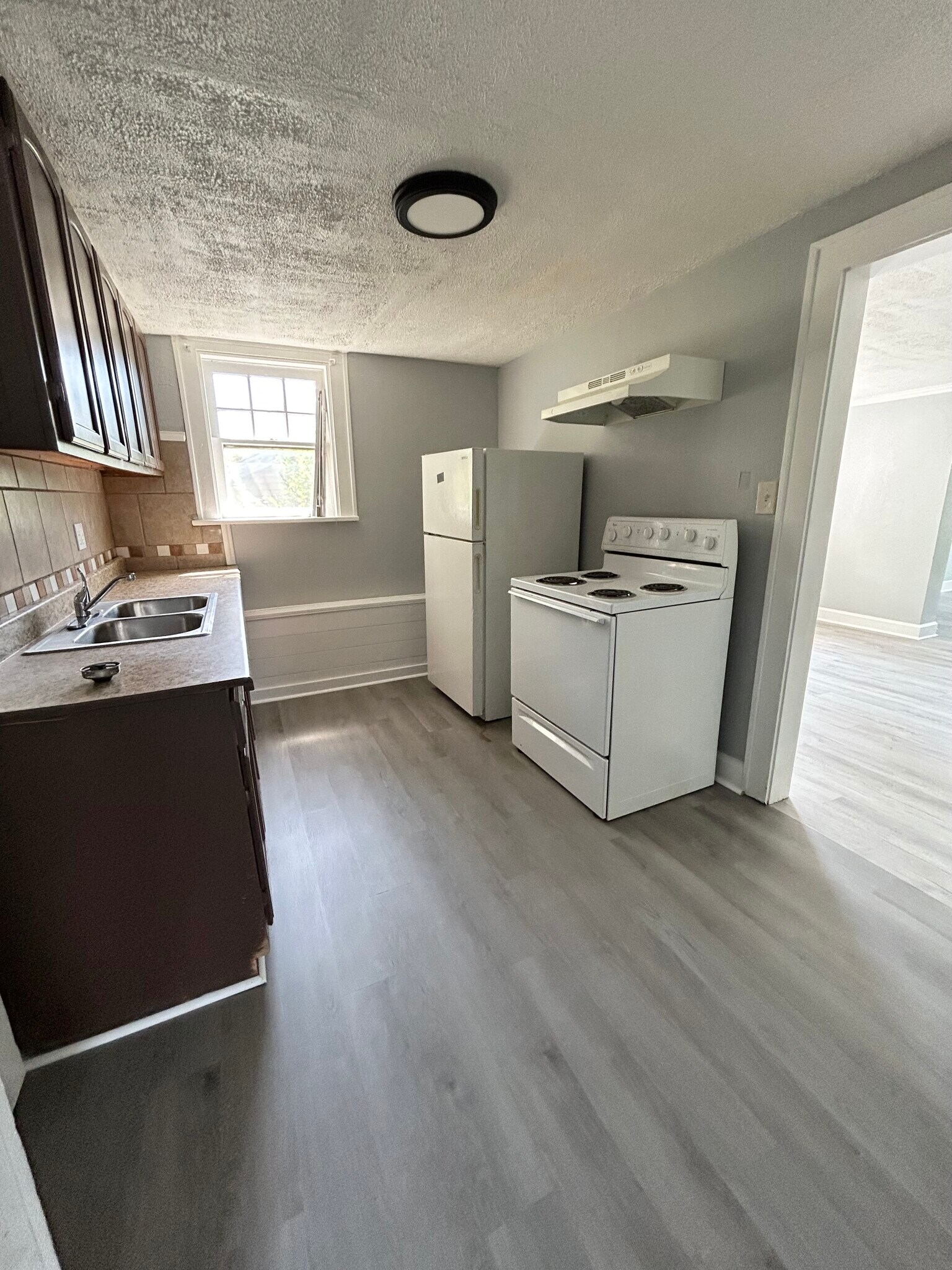 Building Photo - 3557 Evergreen Ave