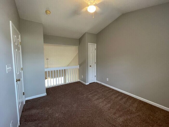 Building Photo - NW Townhome off of New Garden, Updated, Wo...