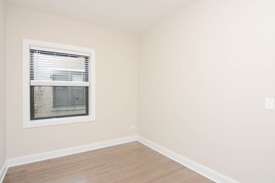 Building Photo - 3409 W Fullerton Ave